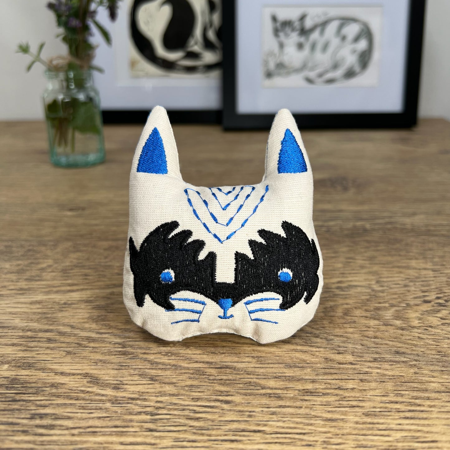 Freak Meowt Luxury Catnip Cat Toys, Gifts for Cats Kiss Kitty
