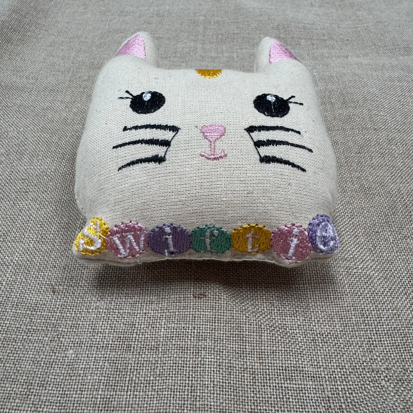 Catnip Tail-Or Swift Cat Toy