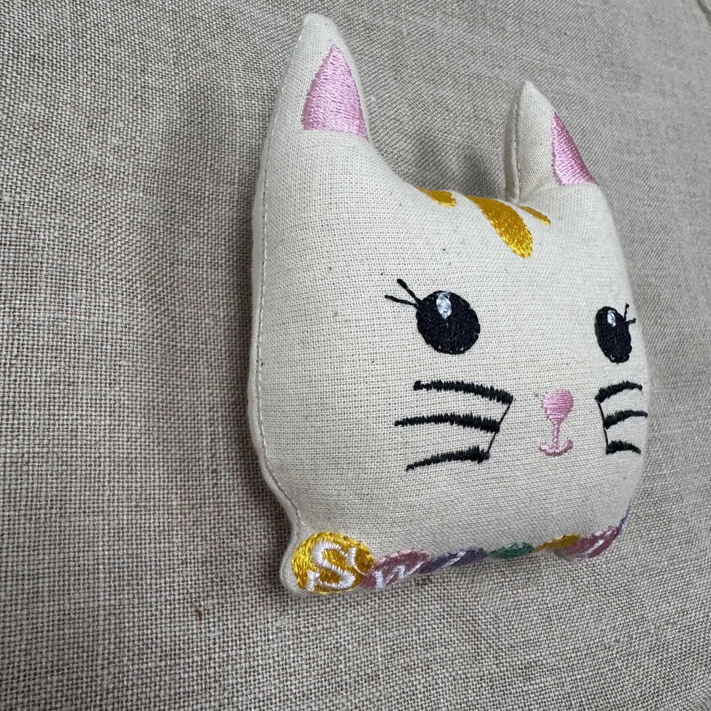 Catnip Tail-Or Swift Cat Toy