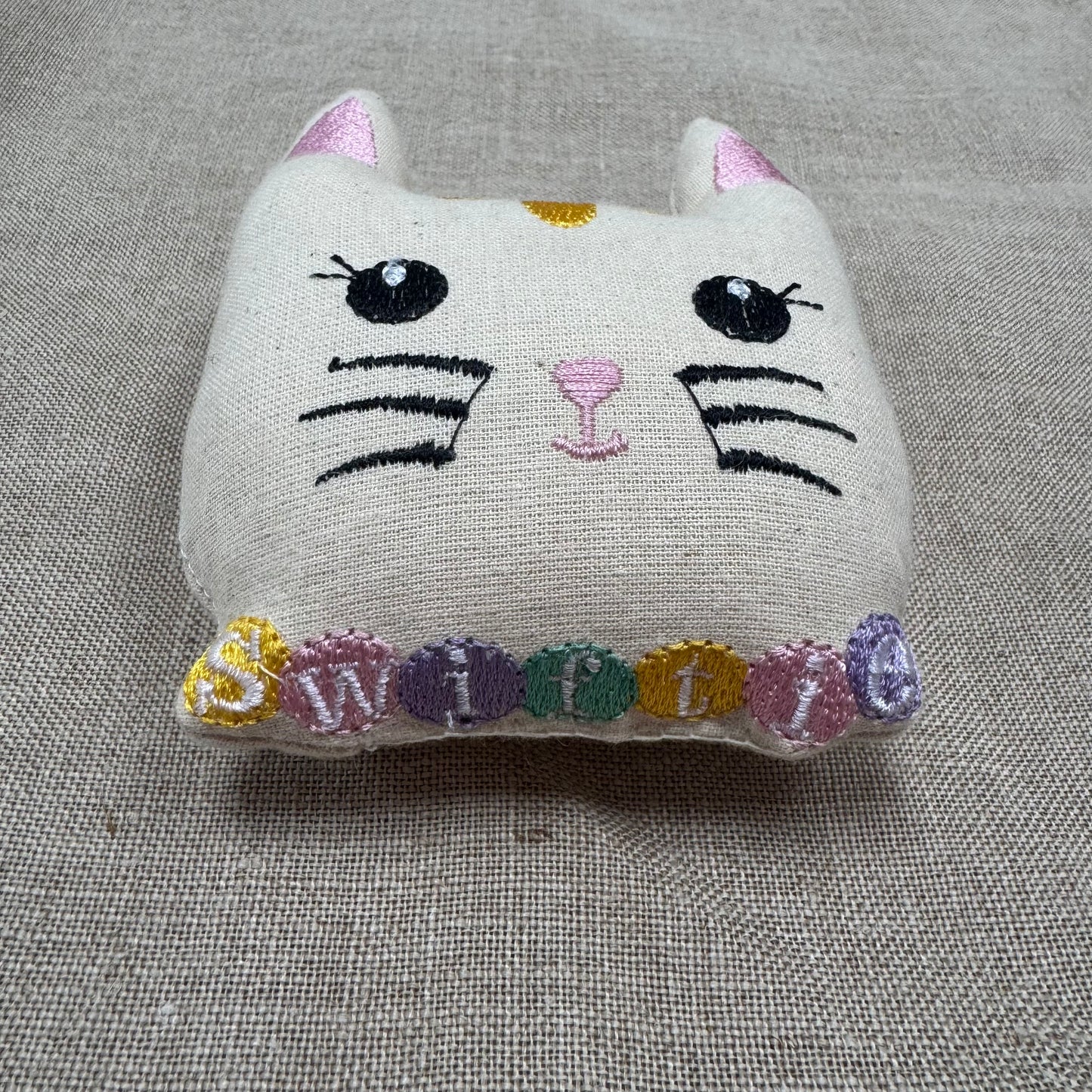 Catnip Tail-Or Swift Cat Toy