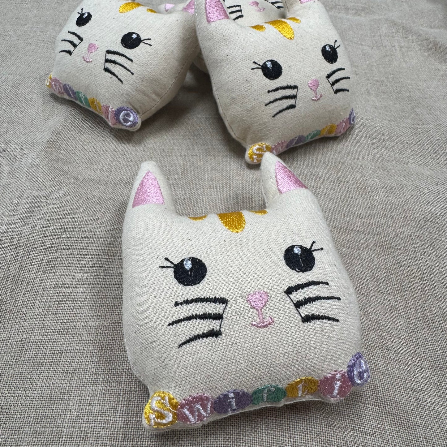 Catnip Tail-Or Swift Cat Toy