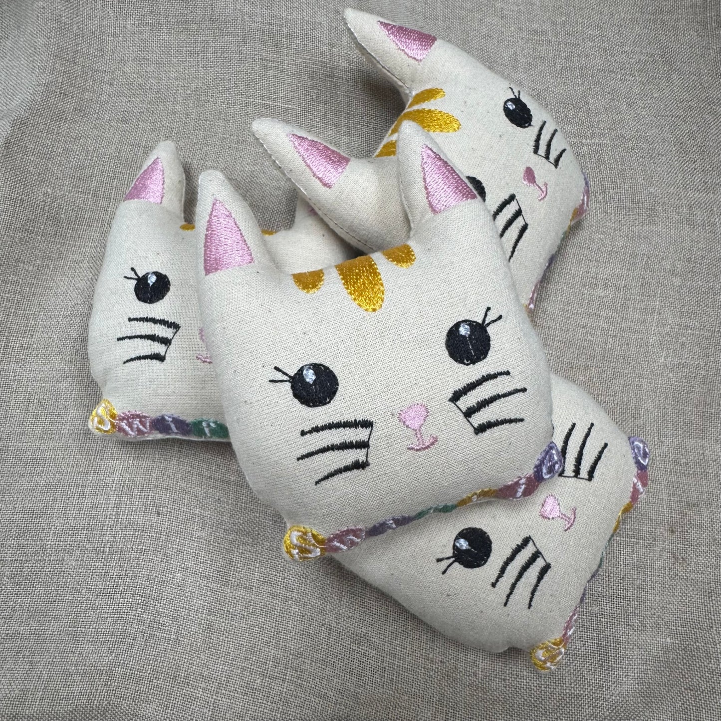 Catnip Tail-Or Swift Cat Toy