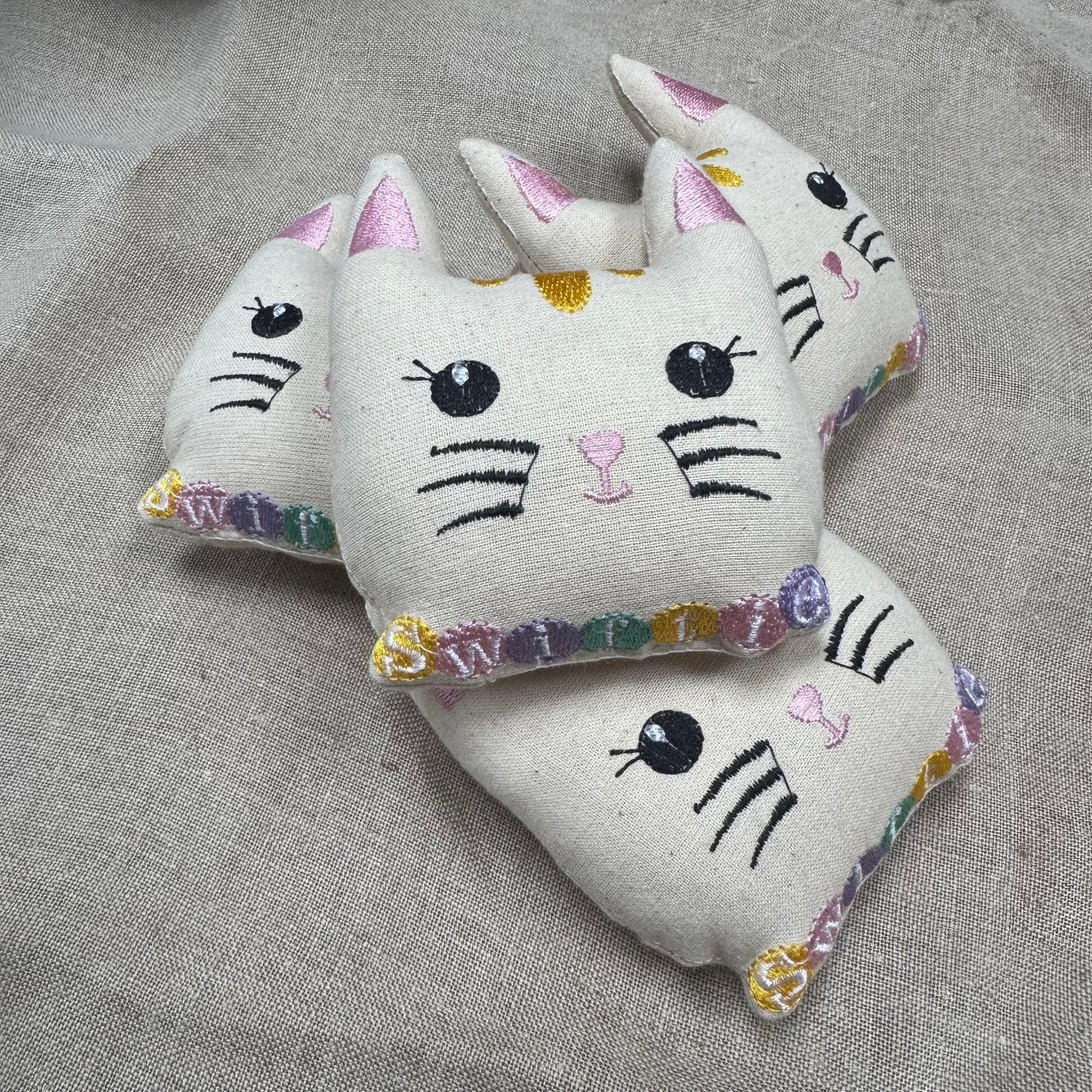 Catnip Tail-Or Swift Cat Toy